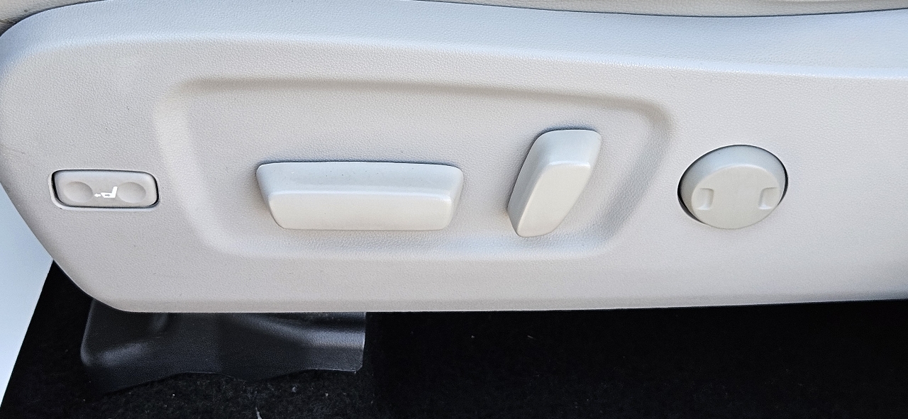 Toyota Highlander AWD 4dr V6 XLE (Natl) 2014