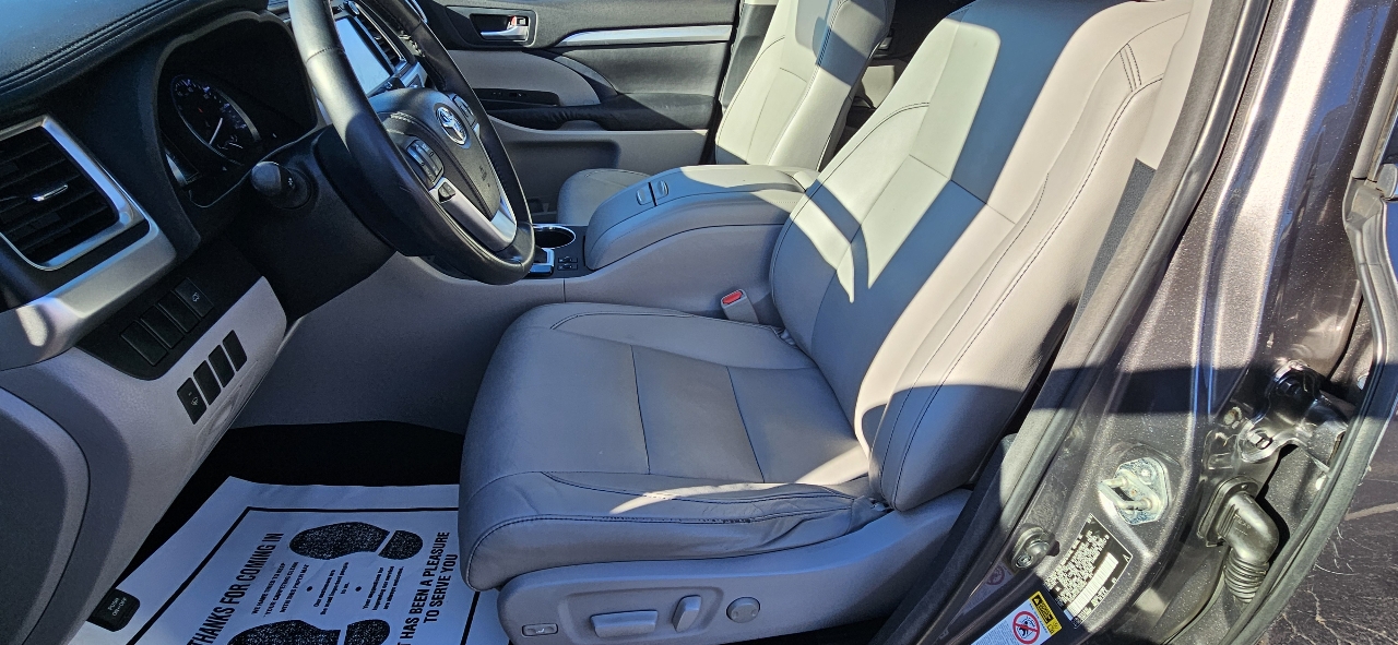 Toyota Highlander AWD 4dr V6 XLE (Natl) 2014