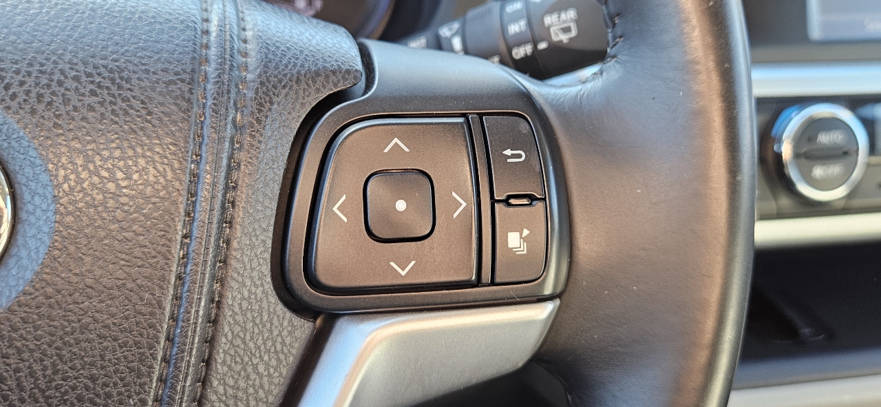 Toyota Highlander AWD 4dr V6 XLE (Natl) 2014