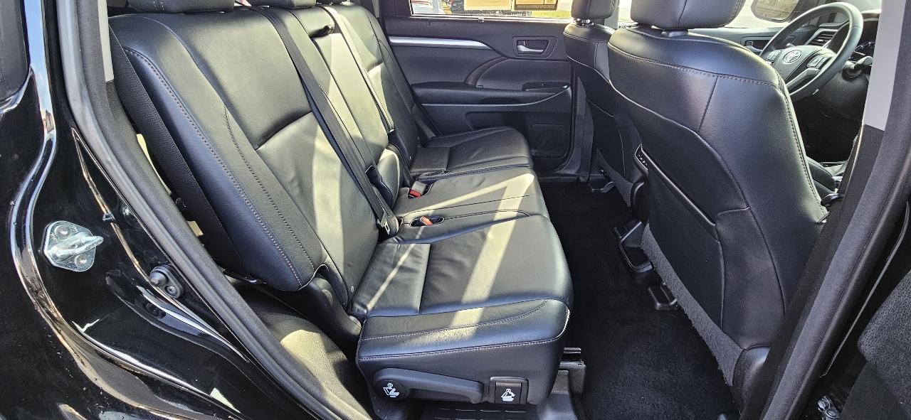 Toyota Highlander FWD 4dr V6 XLE (Natl) 2015