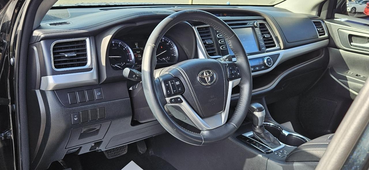 Toyota Highlander FWD 4dr V6 XLE (Natl) 2015