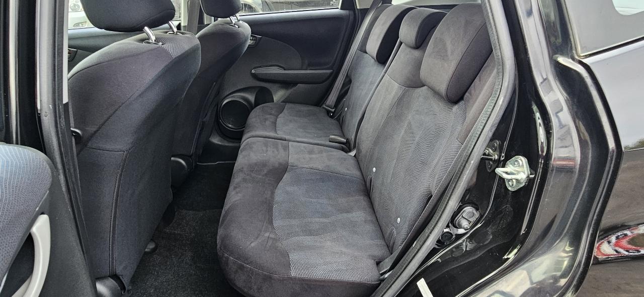 Honda Fit 5dr HB Auto Sport 2011