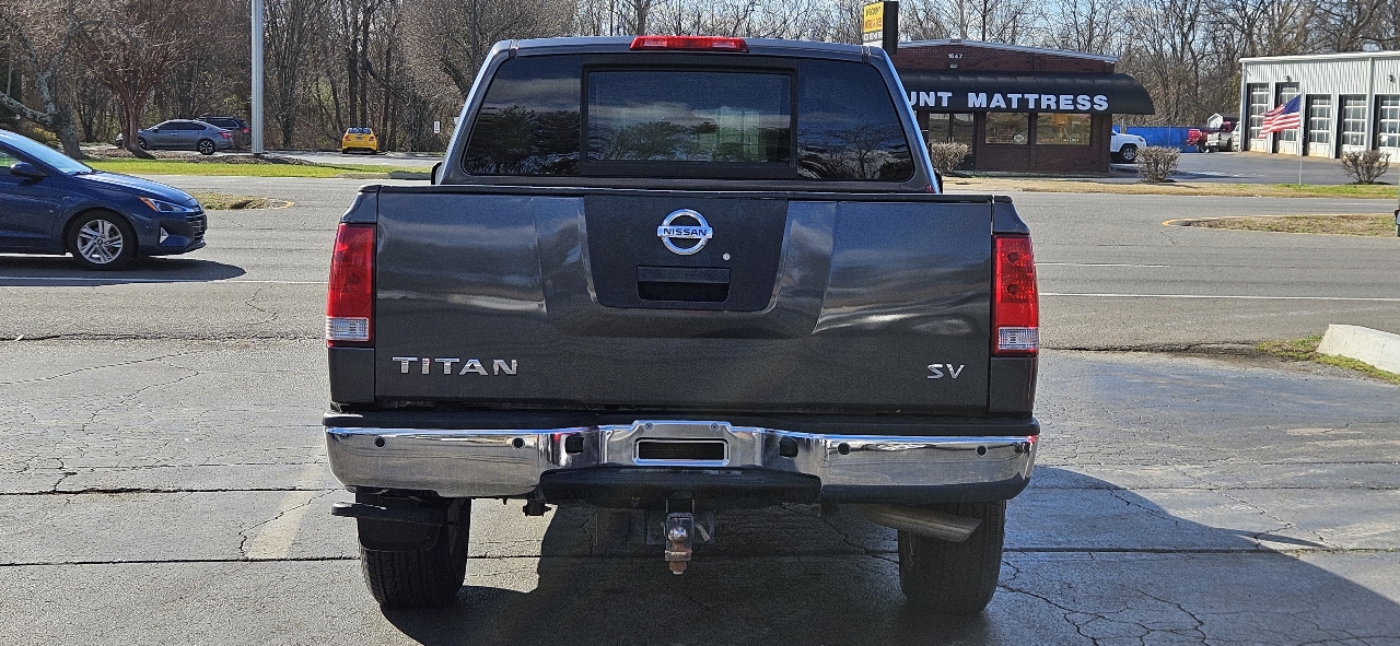 Nissan Titan 2WD Crew Cab SWB SV 2012