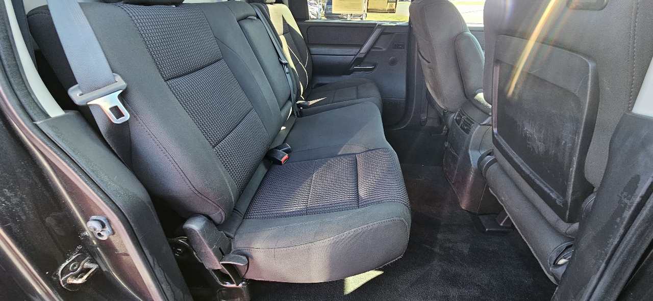 Nissan Titan 2WD Crew Cab SWB SV 2012