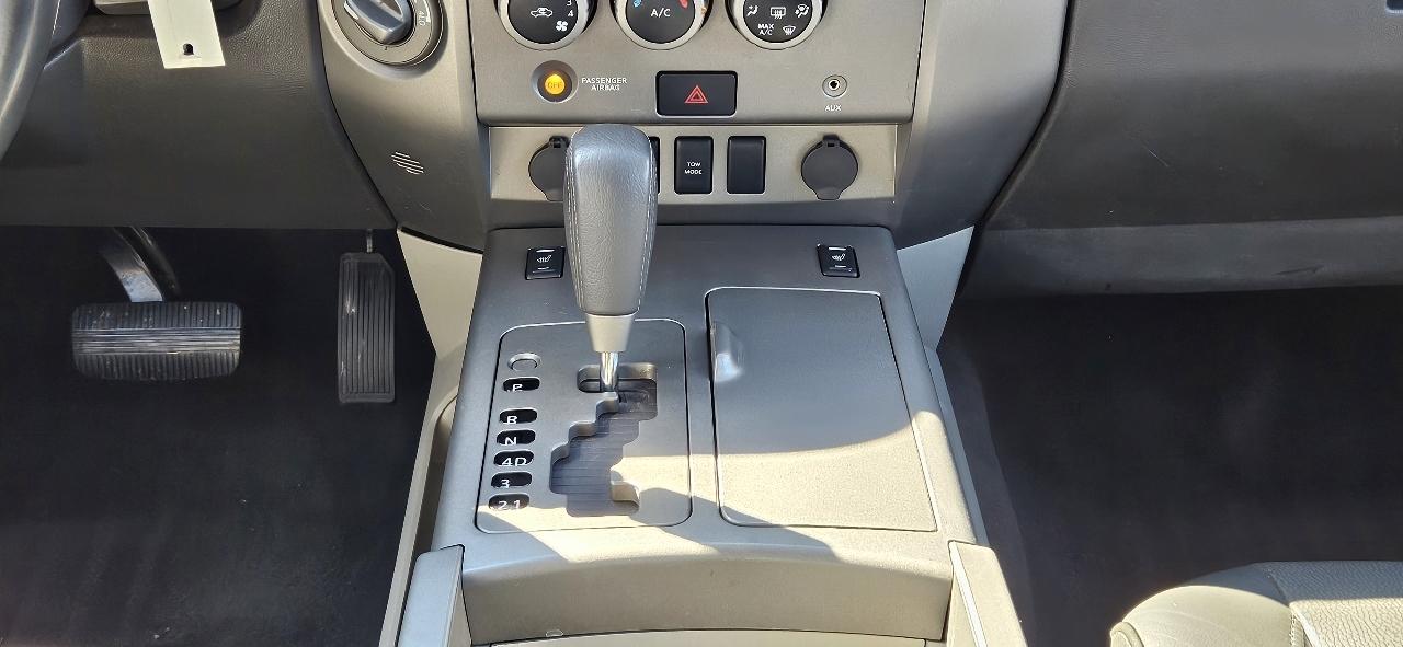 Nissan Titan LE Crew Cab 4WD 2004