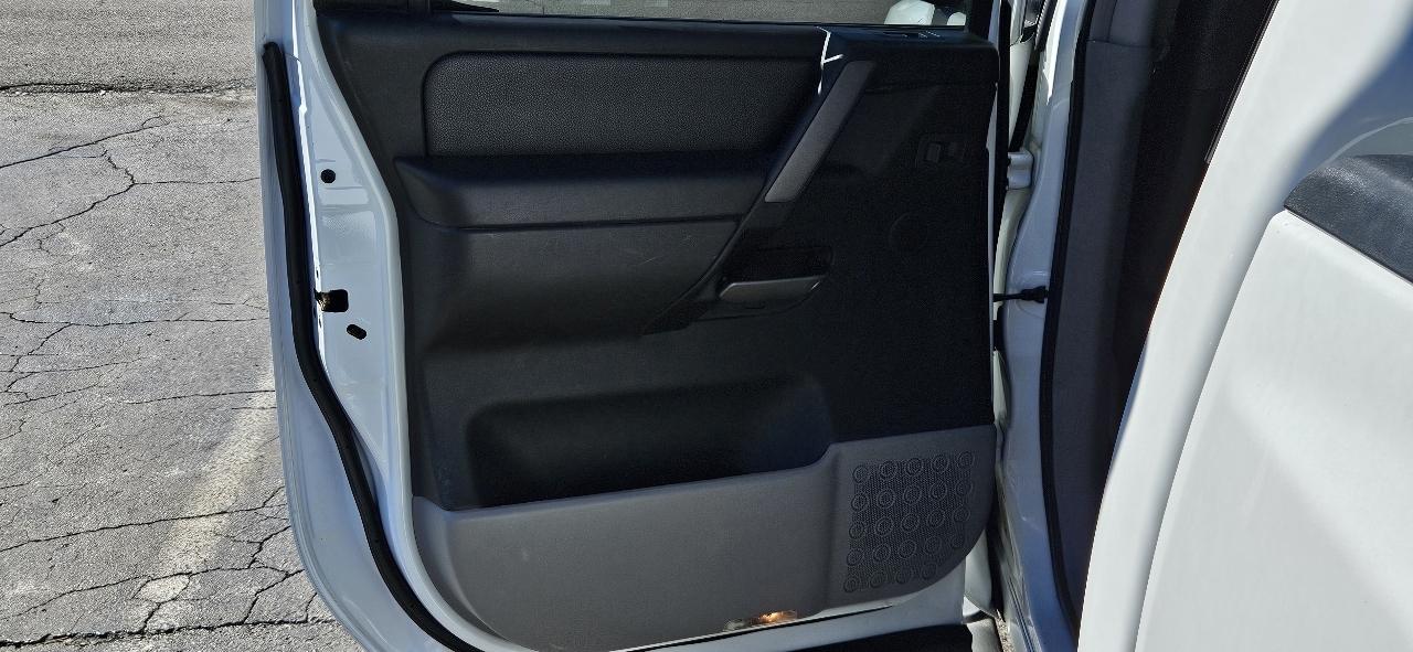 Nissan Titan LE Crew Cab 4WD 2004