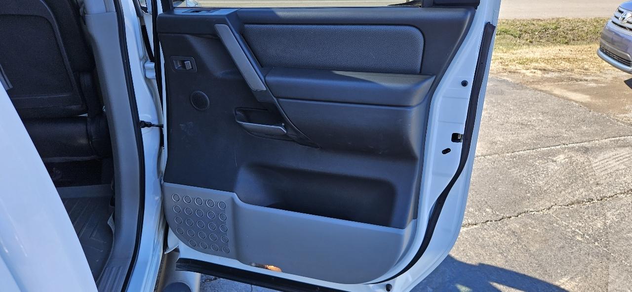 Nissan Titan LE Crew Cab 4WD 2004