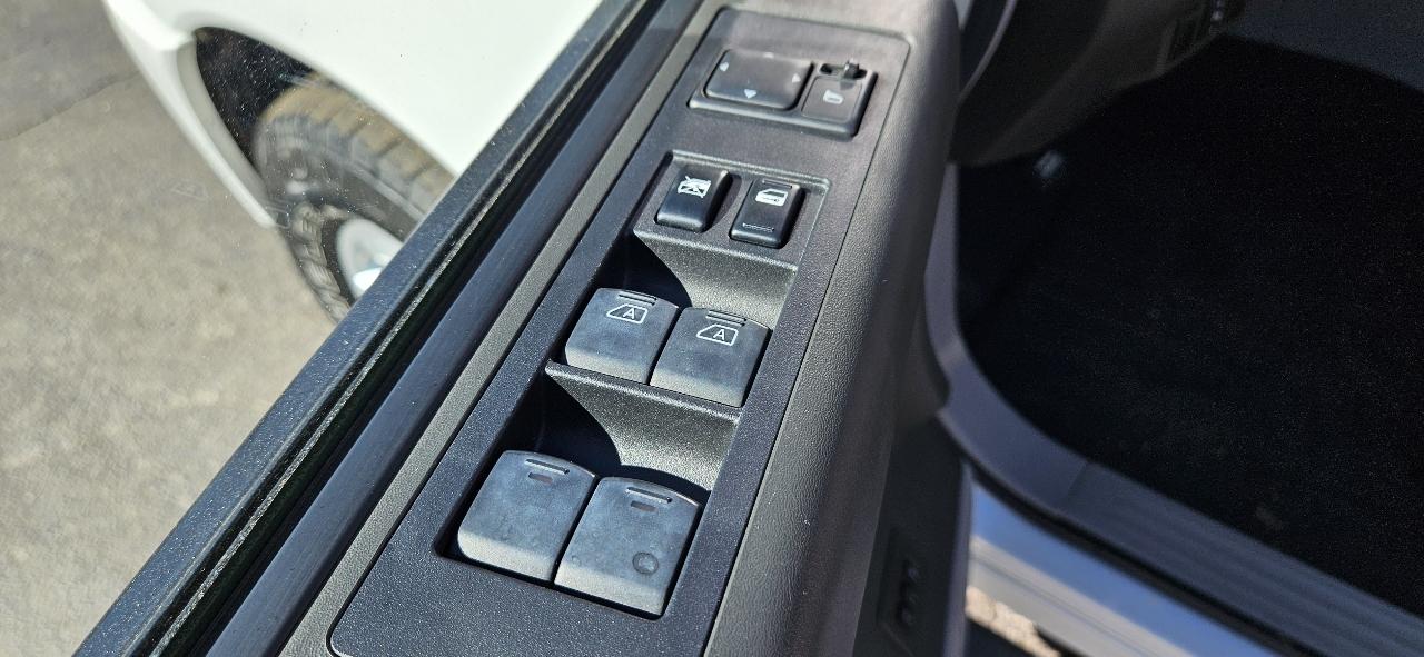 Nissan Titan LE Crew Cab 4WD 2004