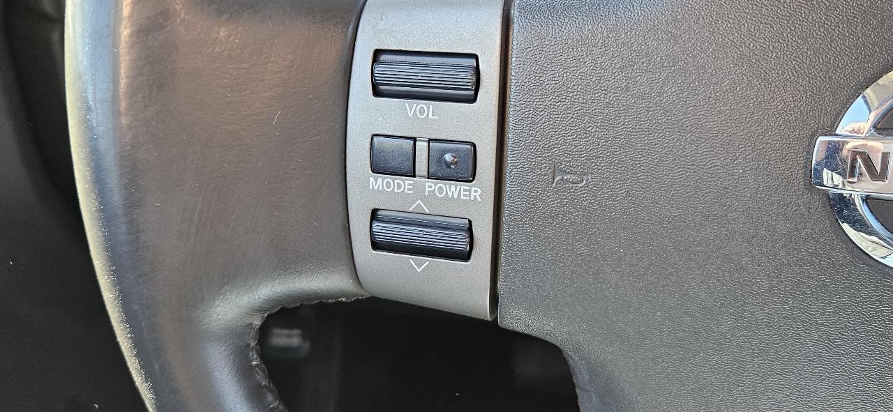 Nissan Titan LE Crew Cab 4WD 2004