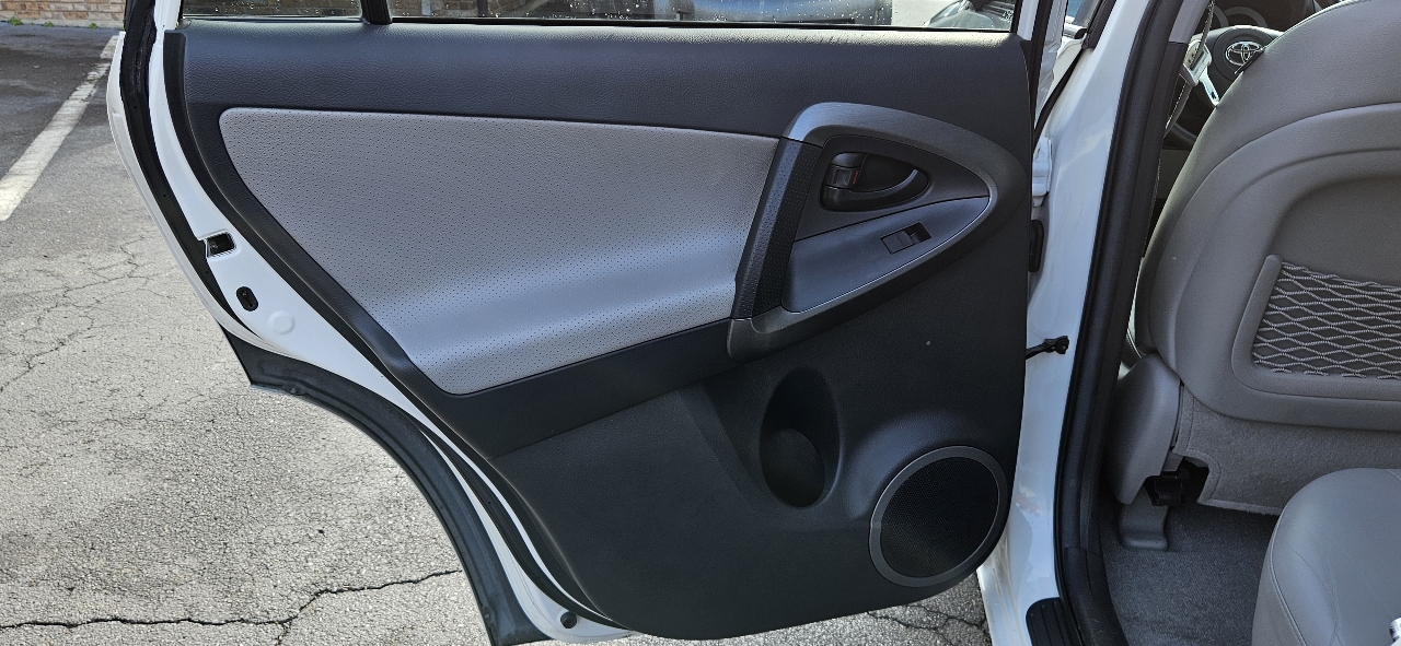 Toyota RAV4 4WD 4dr V6 Limited (Natl) 2012