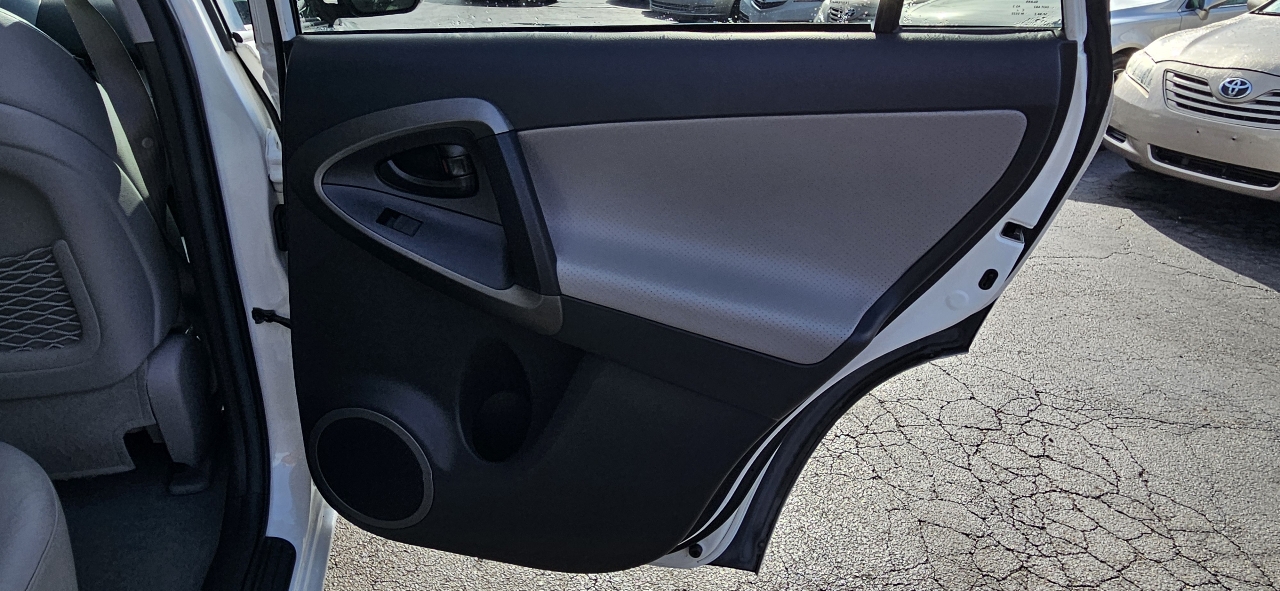 Toyota RAV4 4WD 4dr V6 Limited (Natl) 2012