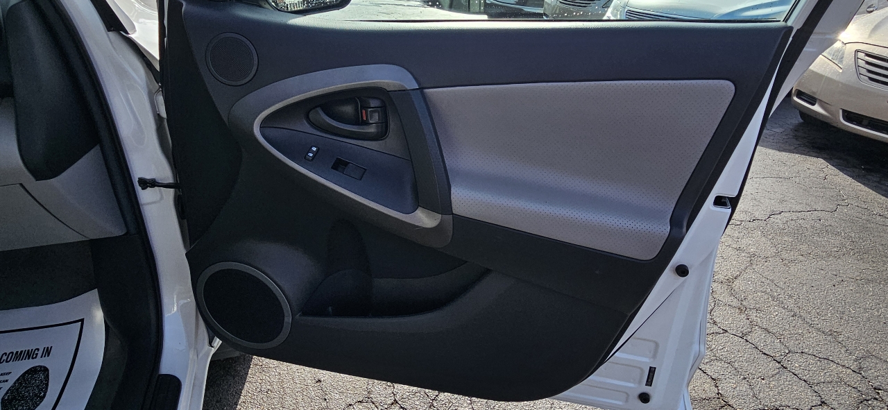 Toyota RAV4 4WD 4dr V6 Limited (Natl) 2012