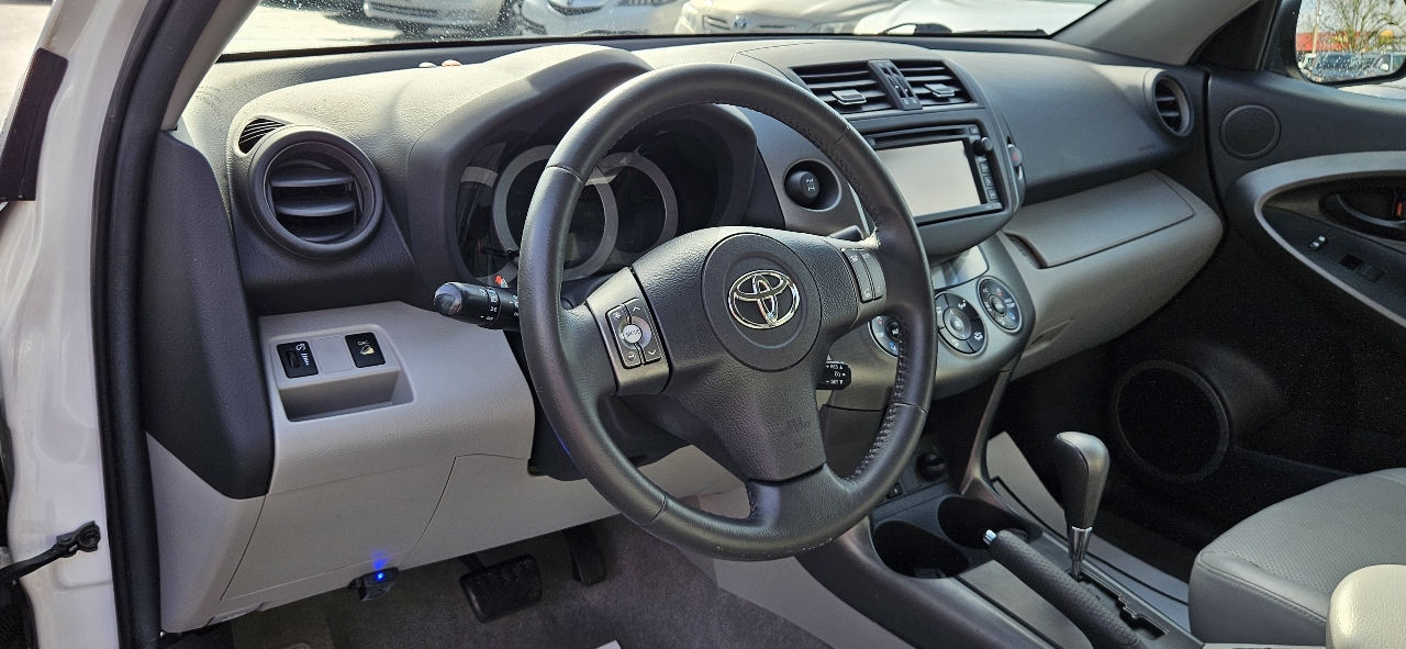 Toyota RAV4 4WD 4dr V6 Limited (Natl) 2012