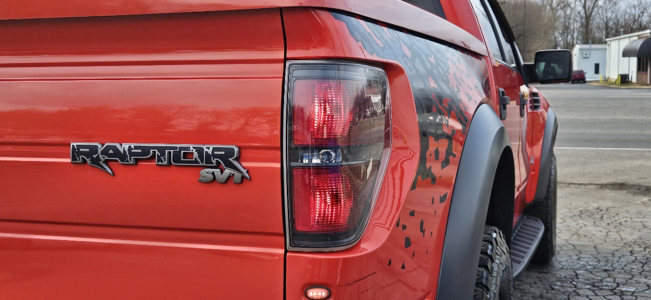 Ford F-150 4WD SuperCrew 145" SVT Raptor 2011