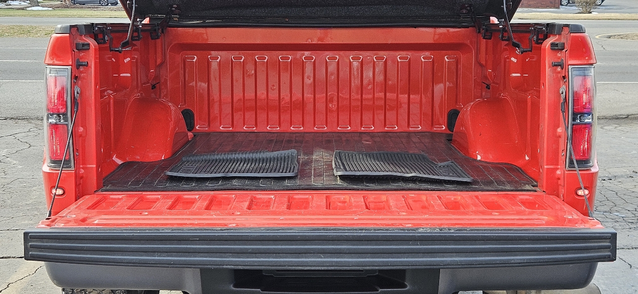 Ford F-150 4WD SuperCrew 145" SVT Raptor 2011