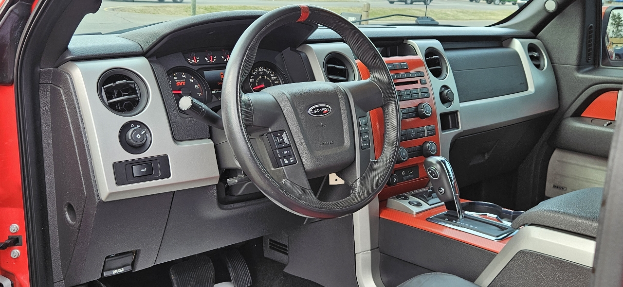 Ford F-150 4WD SuperCrew 145" SVT Raptor 2011