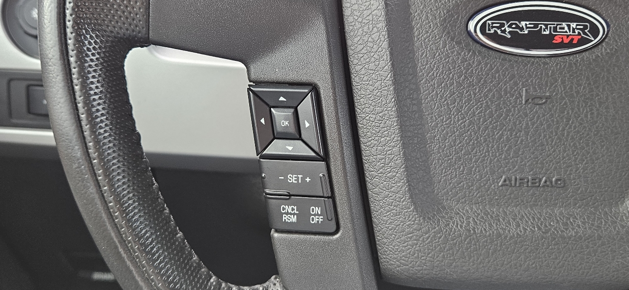 Ford F-150 4WD SuperCrew 145" SVT Raptor 2011