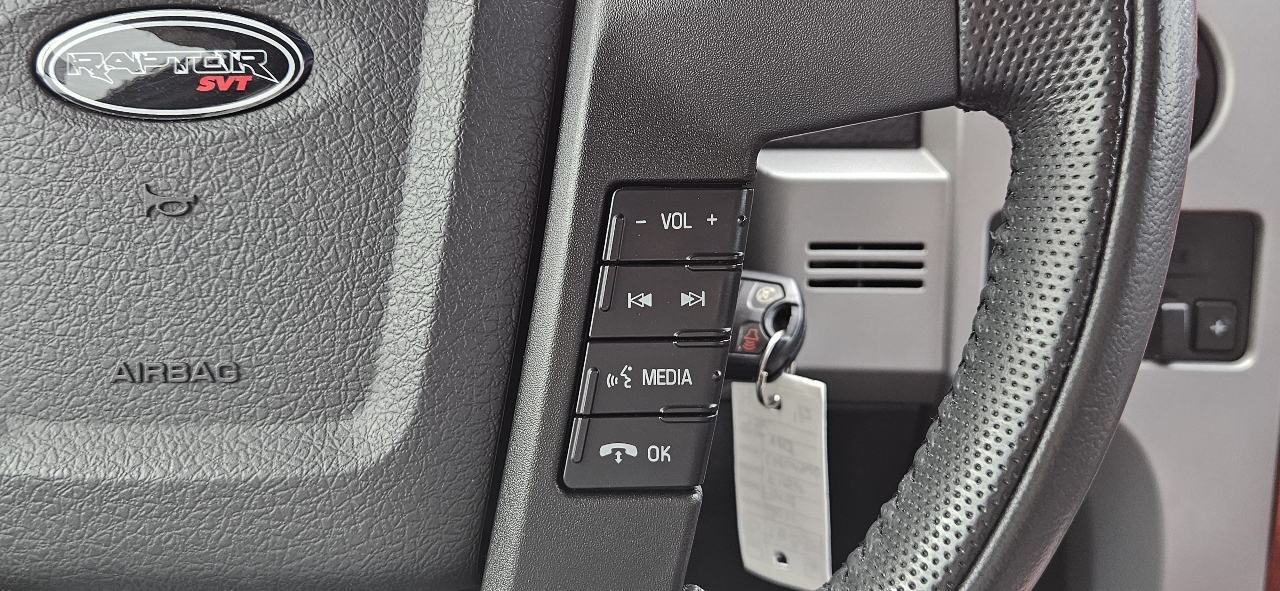 Ford F-150 4WD SuperCrew 145" SVT Raptor 2011