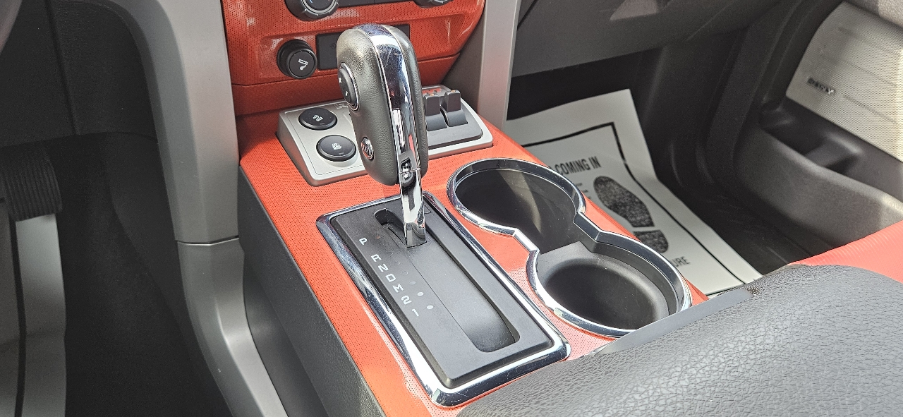 Ford F-150 4WD SuperCrew 145" SVT Raptor 2011