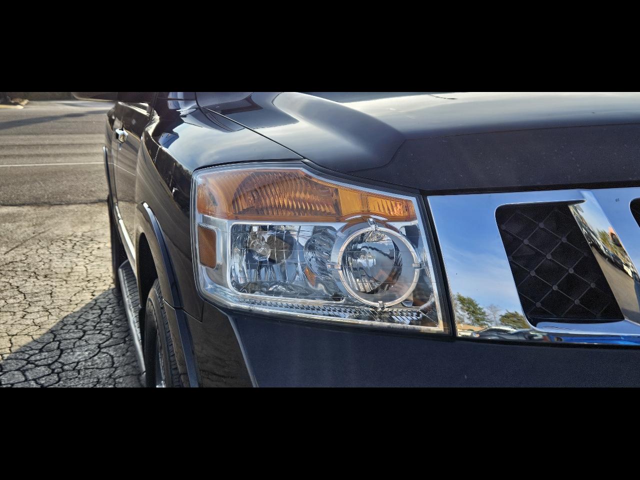Nissan Armada 2WD 4dr Platinum 2014