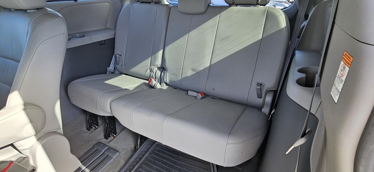 Toyota Sienna XLE Auto Access Seat FWD 7-Passenger (Natl) 2017