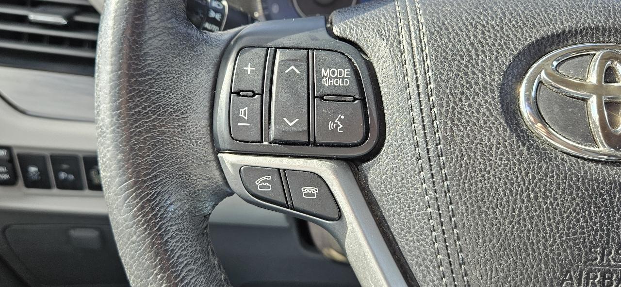 Toyota Sienna XLE Auto Access Seat FWD 7-Passenger (Natl) 2017