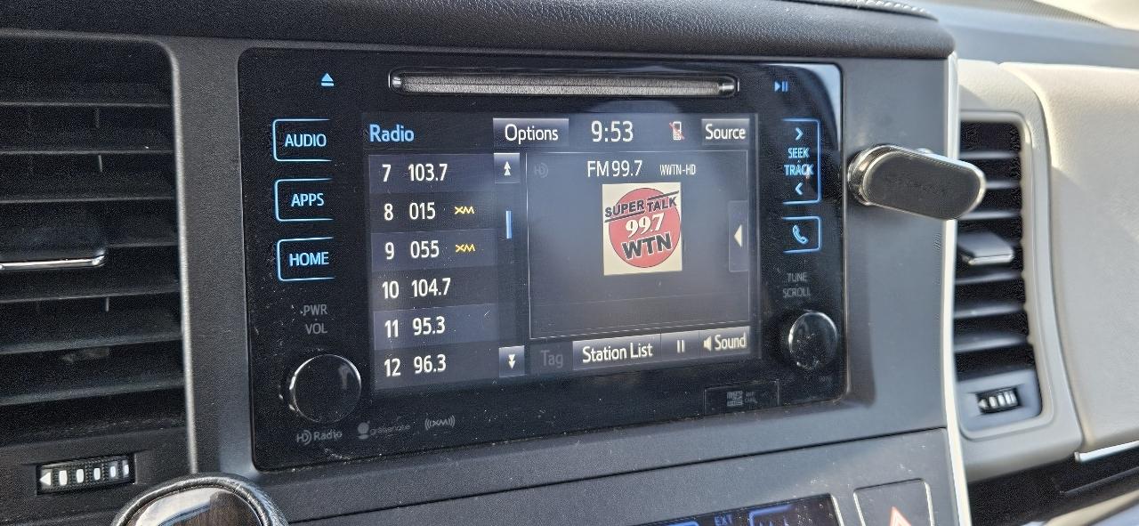 Toyota Sienna XLE Auto Access Seat FWD 7-Passenger (Natl) 2017