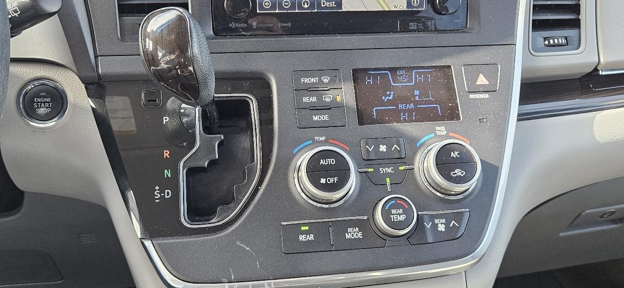 Toyota Sienna XLE Auto Access Seat FWD 7-Passenger (Natl) 2017