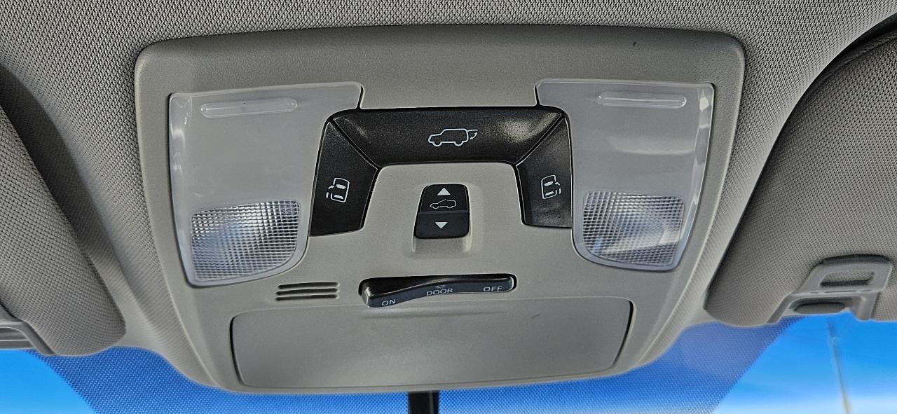 Toyota Sienna XLE Auto Access Seat FWD 7-Passenger (Natl) 2017