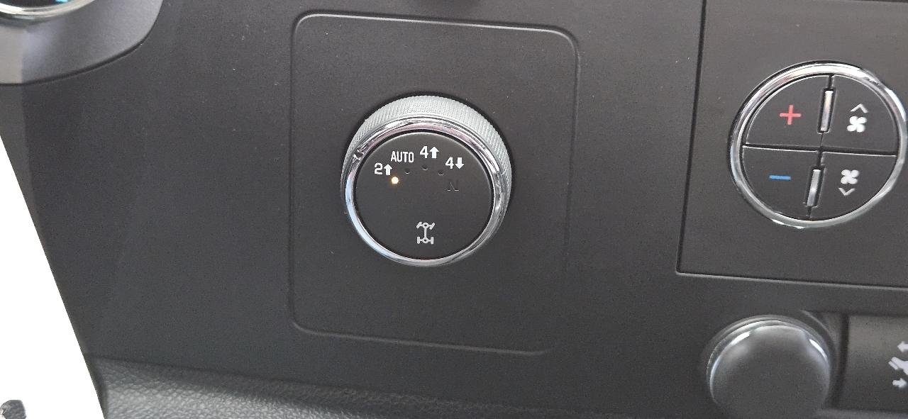 Chevrolet Silverado 1500 4WD Crew Cab 143.5" LT 2013