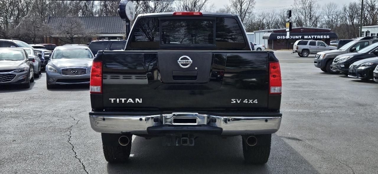Nissan Titan 4WD Crew Cab SWB SV 2011