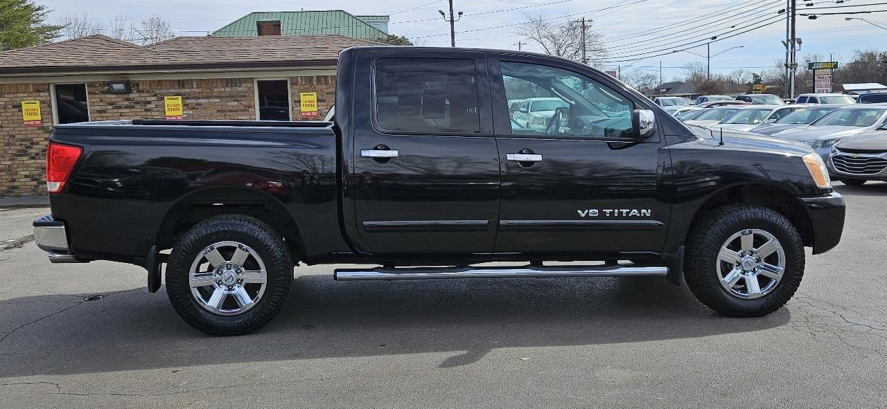 Nissan Titan 4WD Crew Cab SWB SV 2011