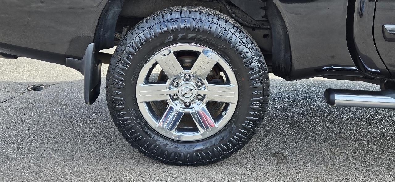 Nissan Titan 4WD Crew Cab SWB SV 2011