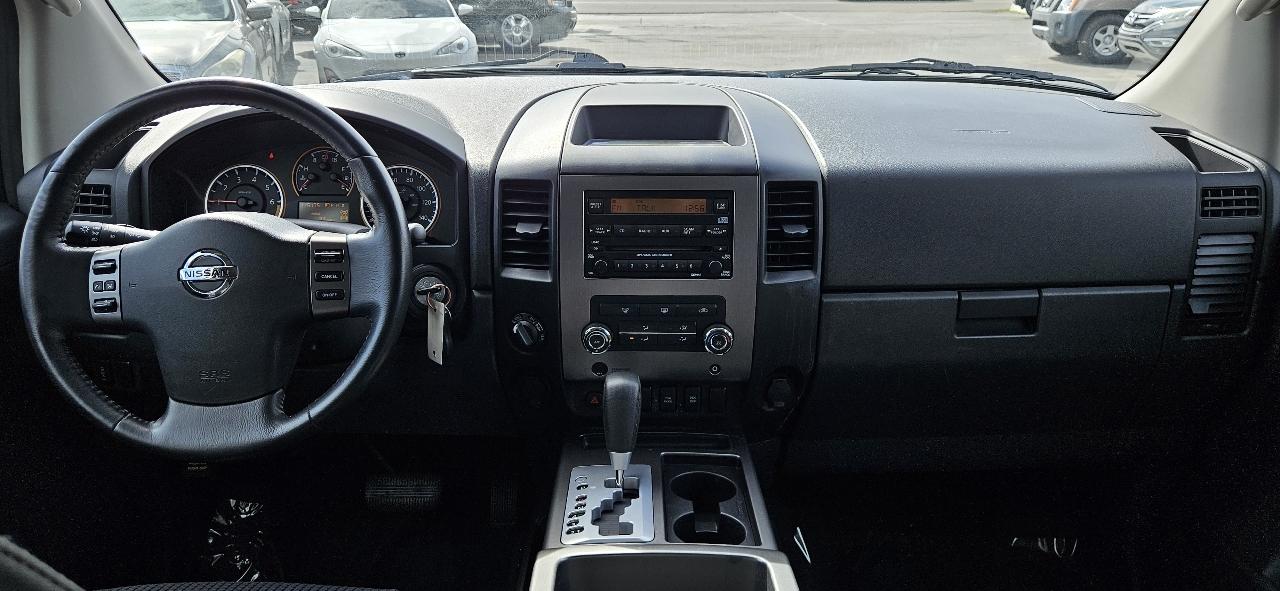 Nissan Titan 4WD Crew Cab SWB SV 2011