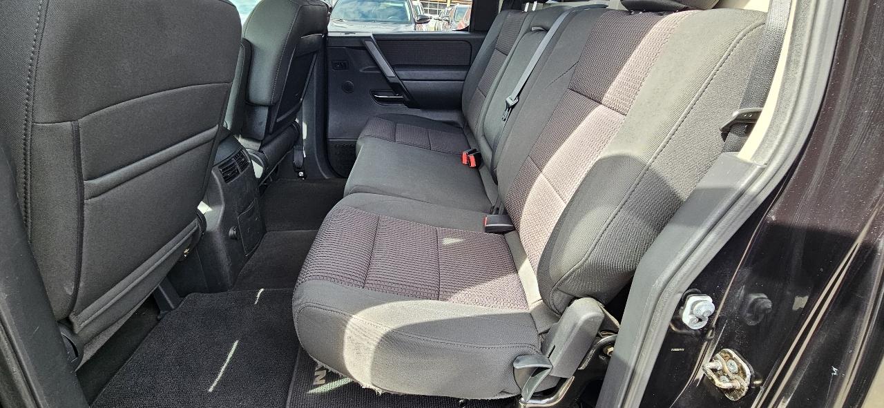 Nissan Titan 4WD Crew Cab SWB SV 2011