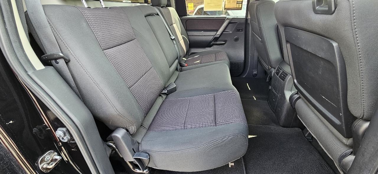 Nissan Titan 4WD Crew Cab SWB SV 2011