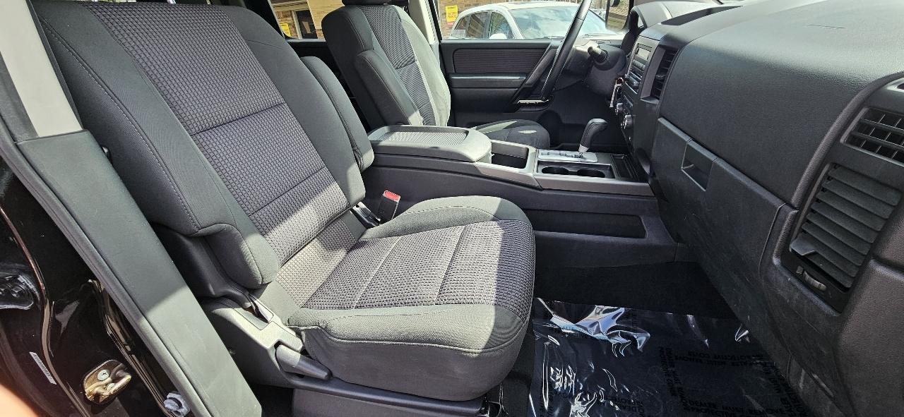 Nissan Titan 4WD Crew Cab SWB SV 2011