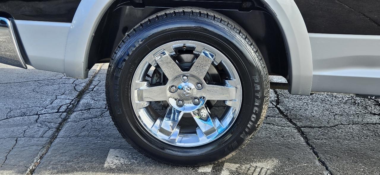 RAM 1500 2WD Quad Cab 140.5" Laramie 2012