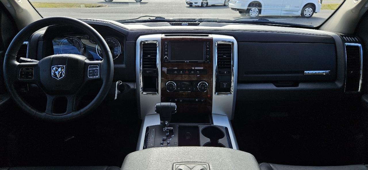 RAM 1500 2WD Quad Cab 140.5" Laramie 2012