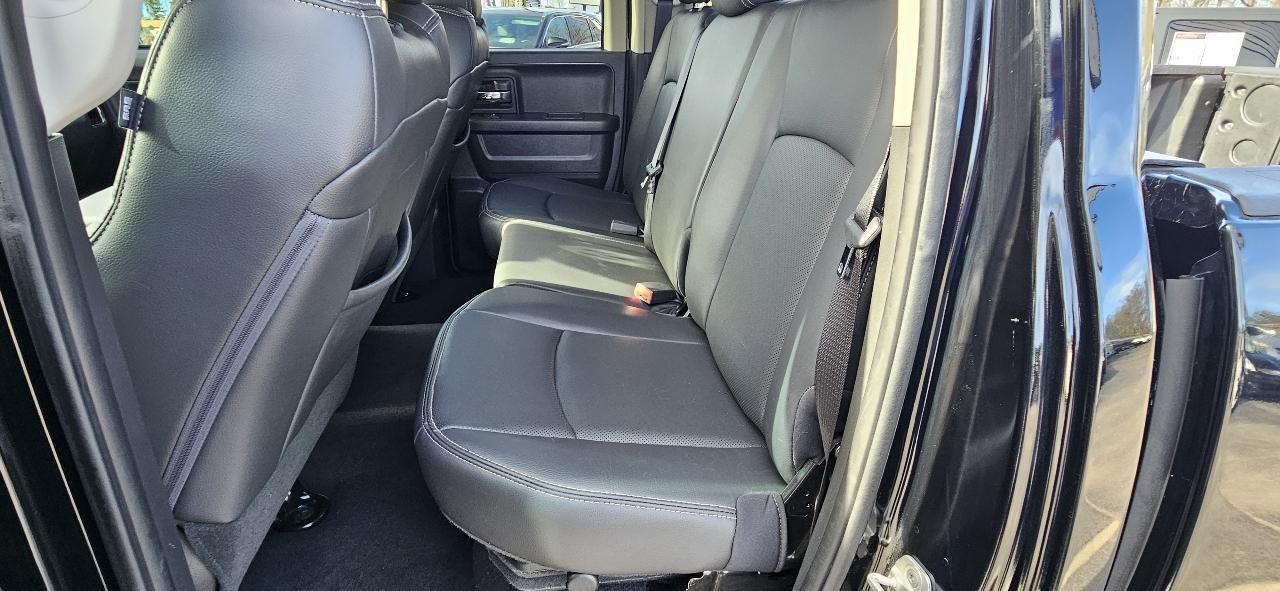 RAM 1500 2WD Quad Cab 140.5" Laramie 2012