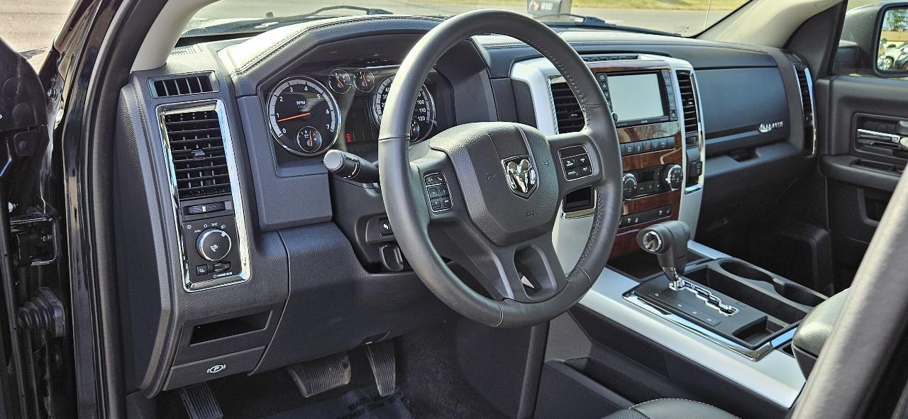 RAM 1500 2WD Quad Cab 140.5" Laramie 2012
