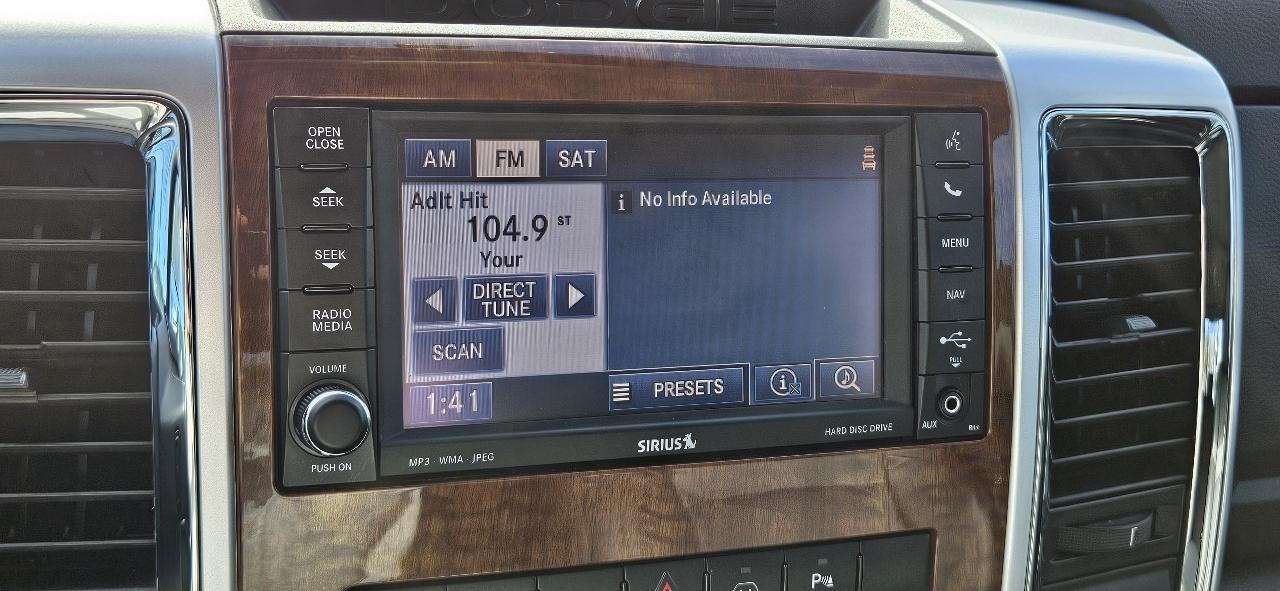 RAM 1500 2WD Quad Cab 140.5" Laramie 2012