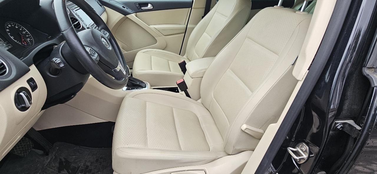 Volkswagen Tiguan 2WD 4dr Auto SE w/Sunroof & Nav 2012