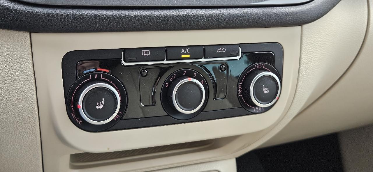 Volkswagen Tiguan 2WD 4dr Auto SE w/Sunroof & Nav 2012