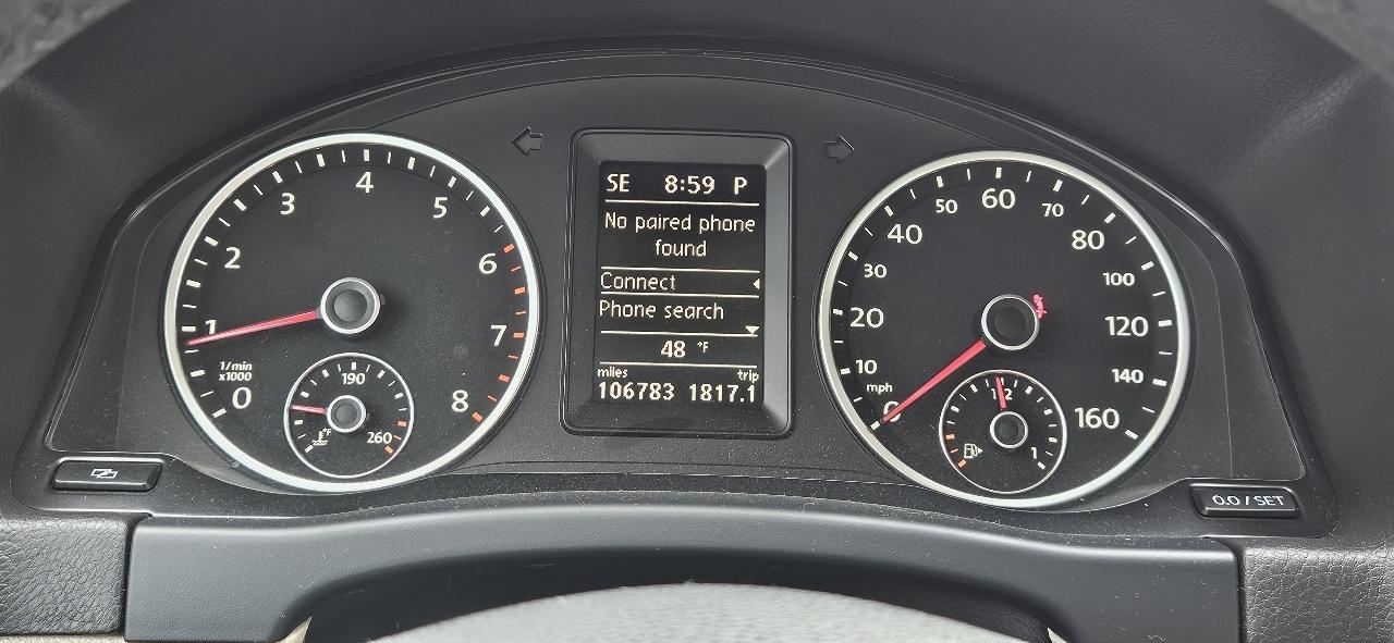 Volkswagen Tiguan 2WD 4dr Auto SE w/Sunroof & Nav 2012