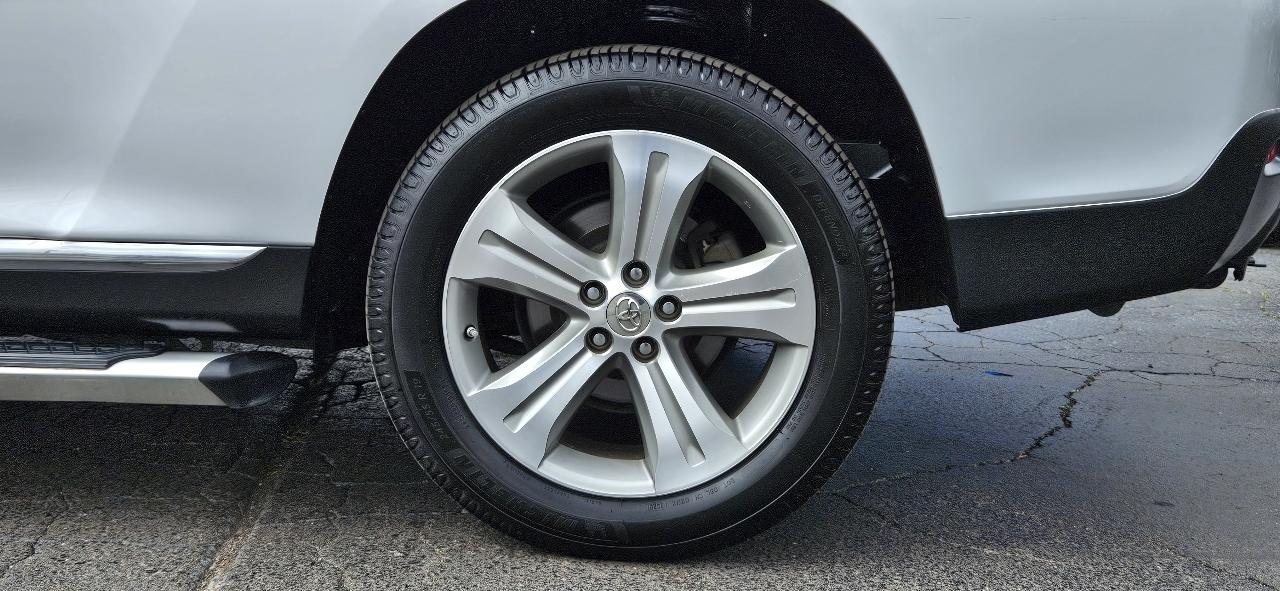 Toyota Highlander 4WD 4dr V6 Limited (Natl) 2012