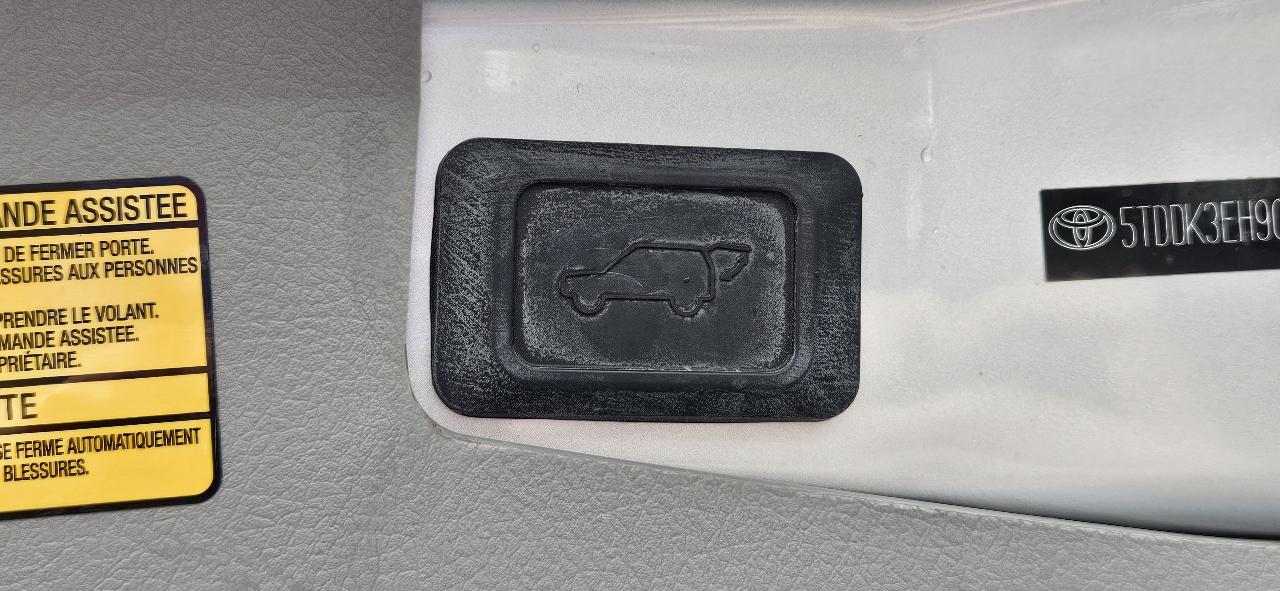 Toyota Highlander 4WD 4dr V6 Limited (Natl) 2012