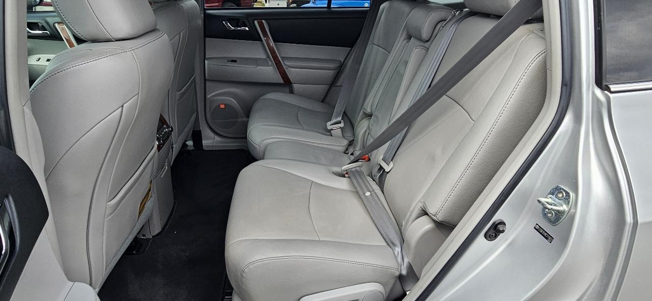 Toyota Highlander 4WD 4dr V6 Limited (Natl) 2012