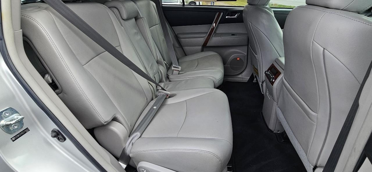 Toyota Highlander 4WD 4dr V6 Limited (Natl) 2012