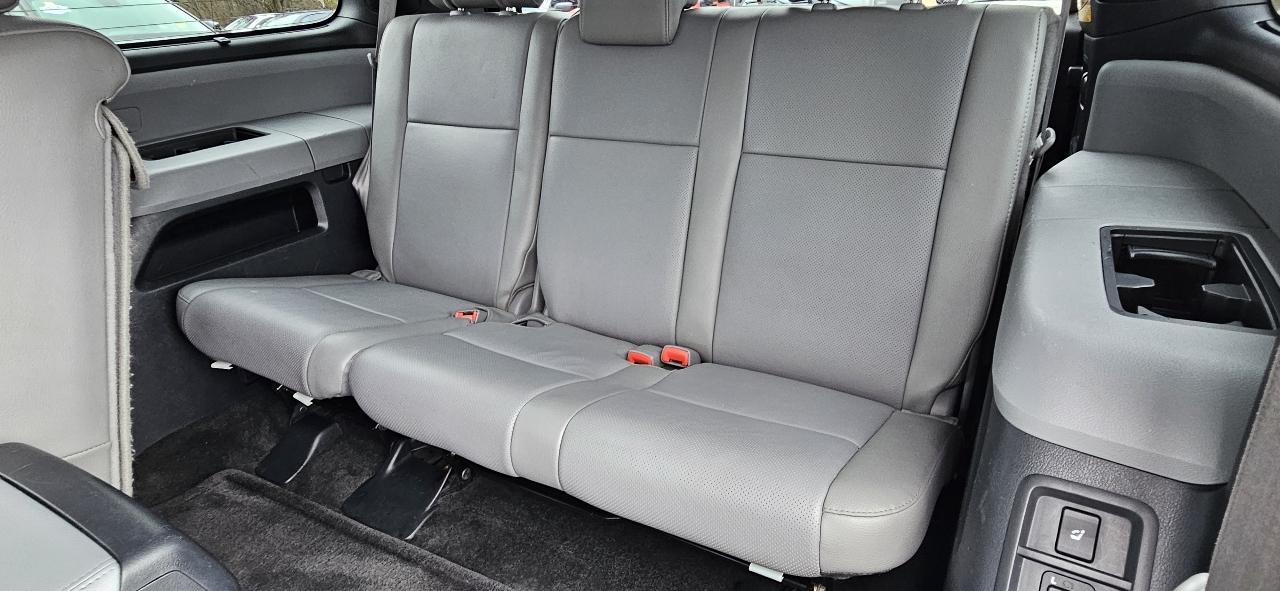 Toyota Sequoia 4WD 5.7L Platinum (Natl) 2012